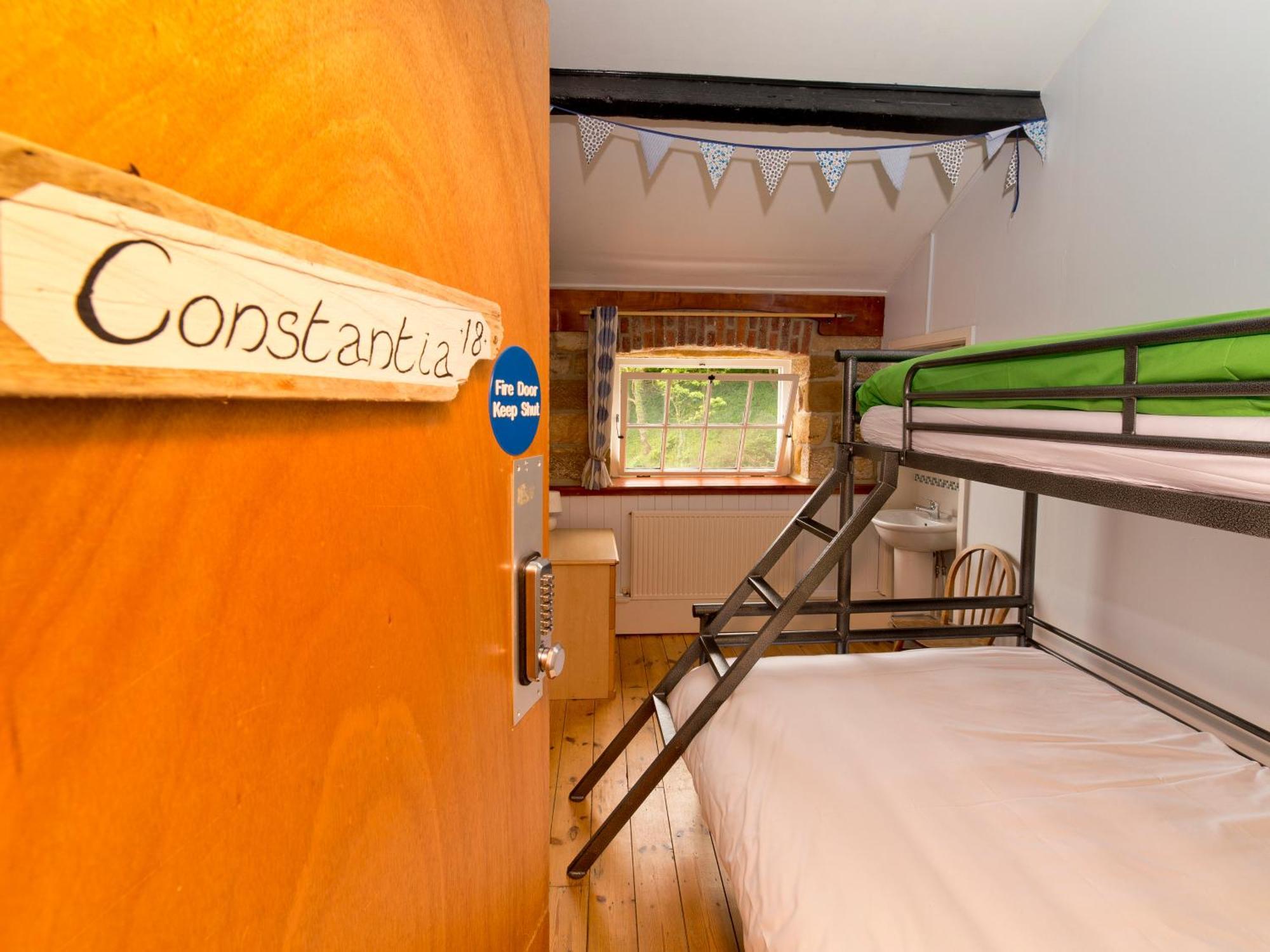 Yha Boggle Hole Hostel Fylingthorpe Bagian luar foto